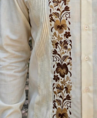 Guayabera “Flores Café”
