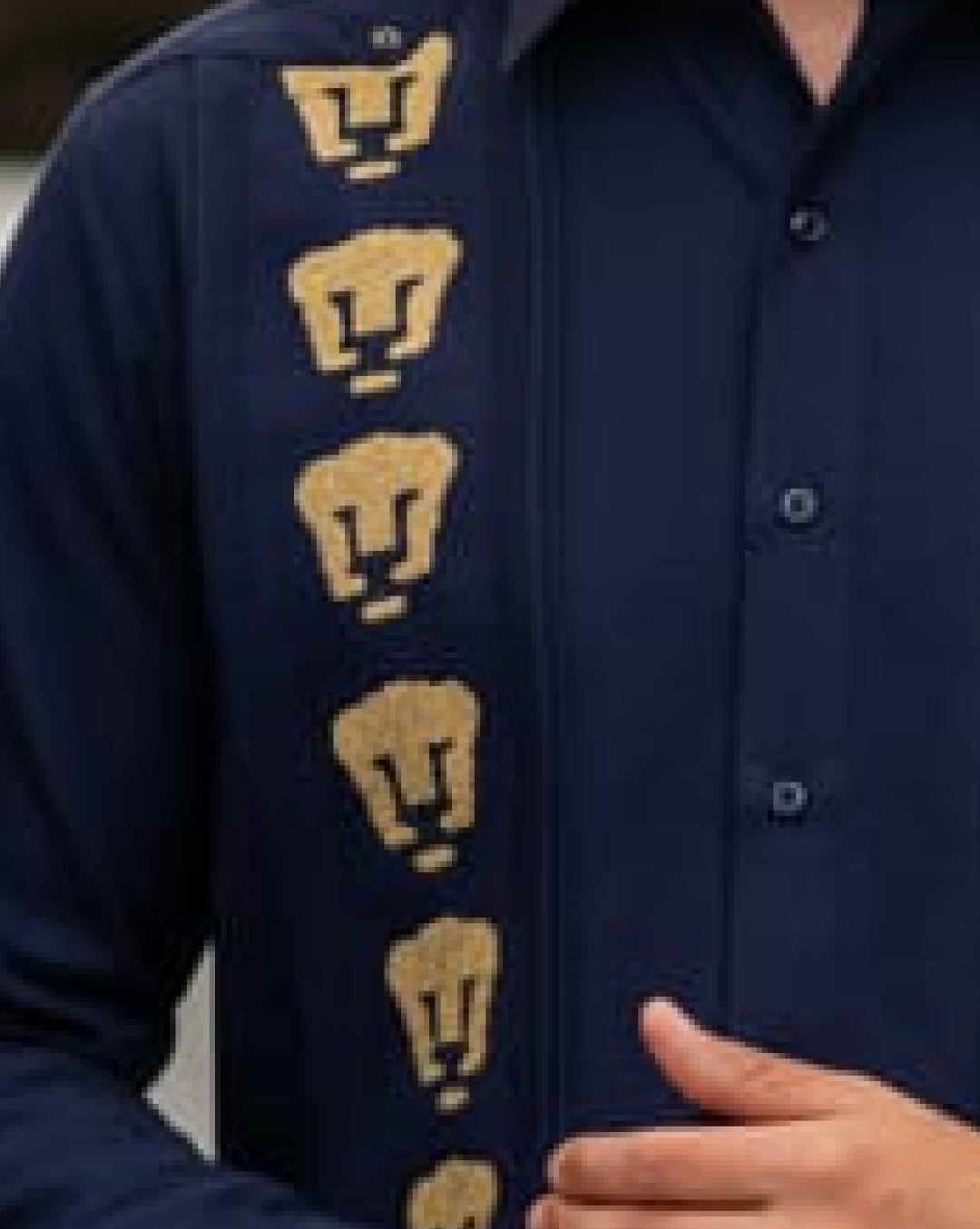 Guayabera “Pumas”